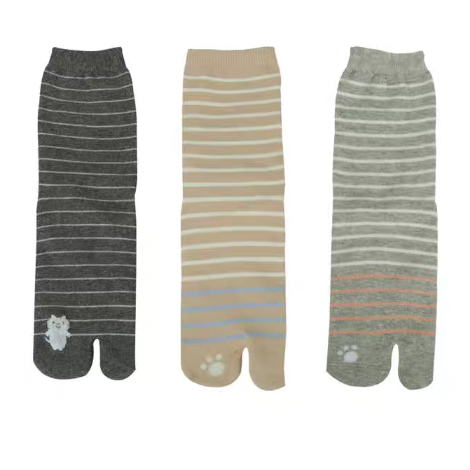 Three pairs of striped socks on a white background with promotional text.