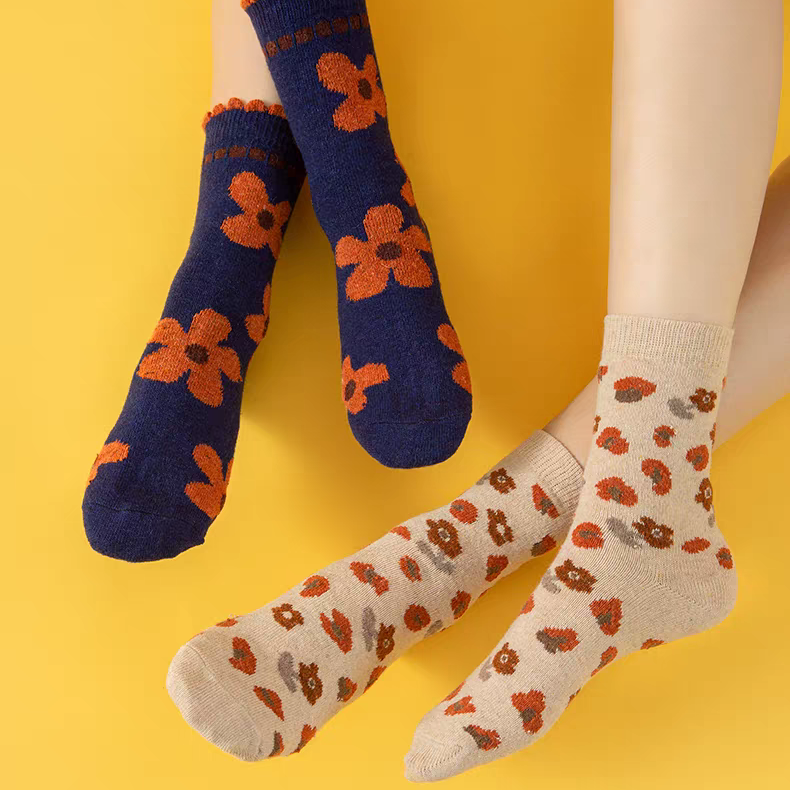Women's Autumn Blossom 4-Pair Crew Socks Set