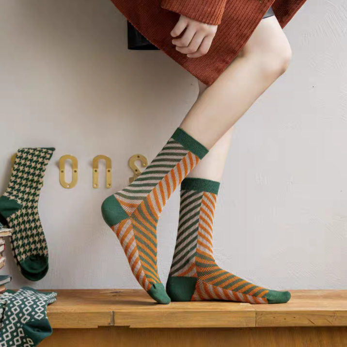 Women's Daisy Meadow 5-Pair Crew Socks Set
