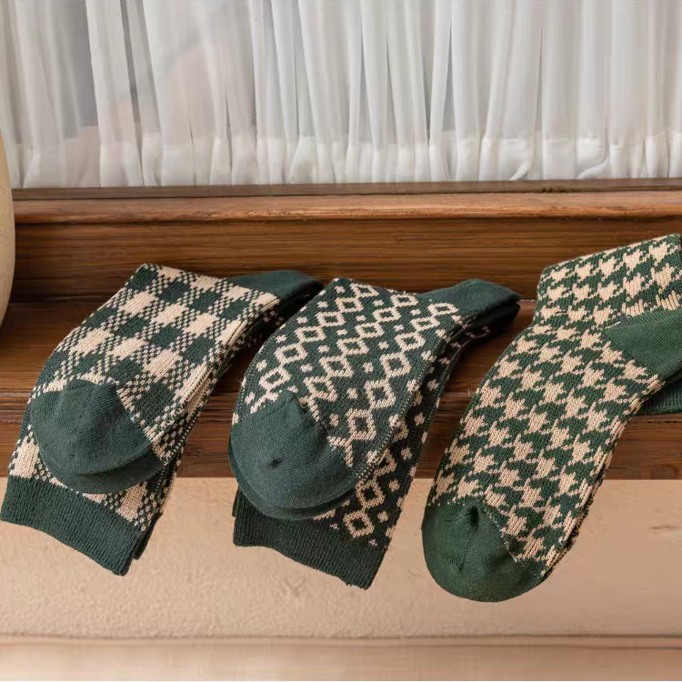 Women's Daisy Meadow 5-Pair Crew Socks Set