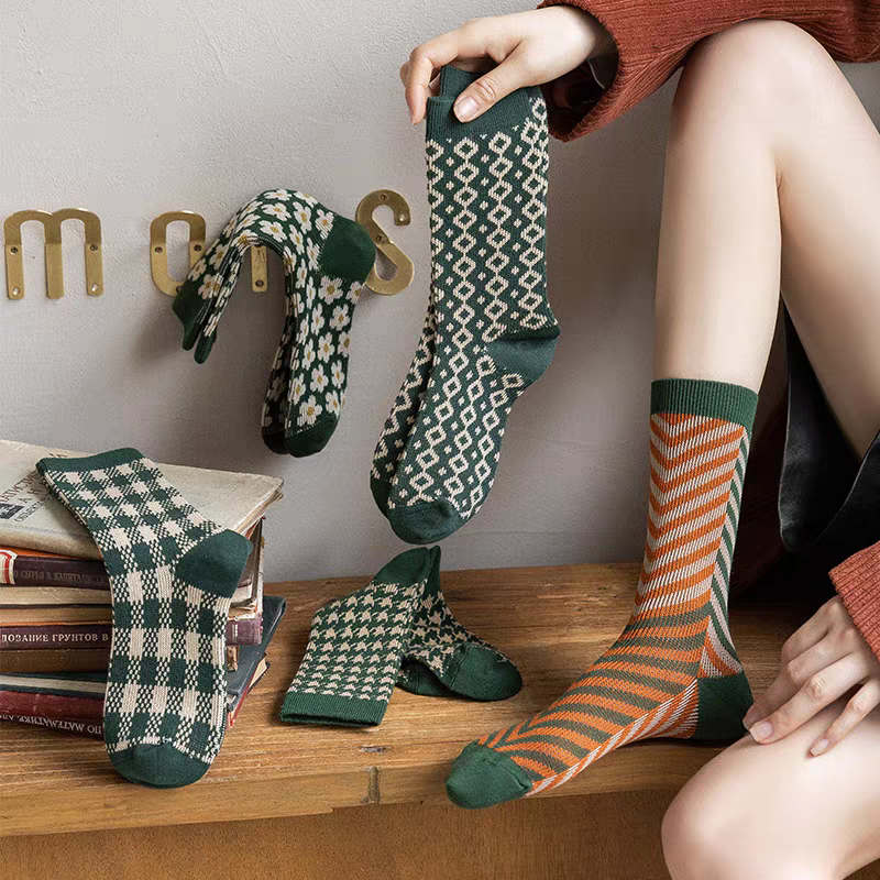 Women's Daisy Meadow 5-Pair Crew Socks Set